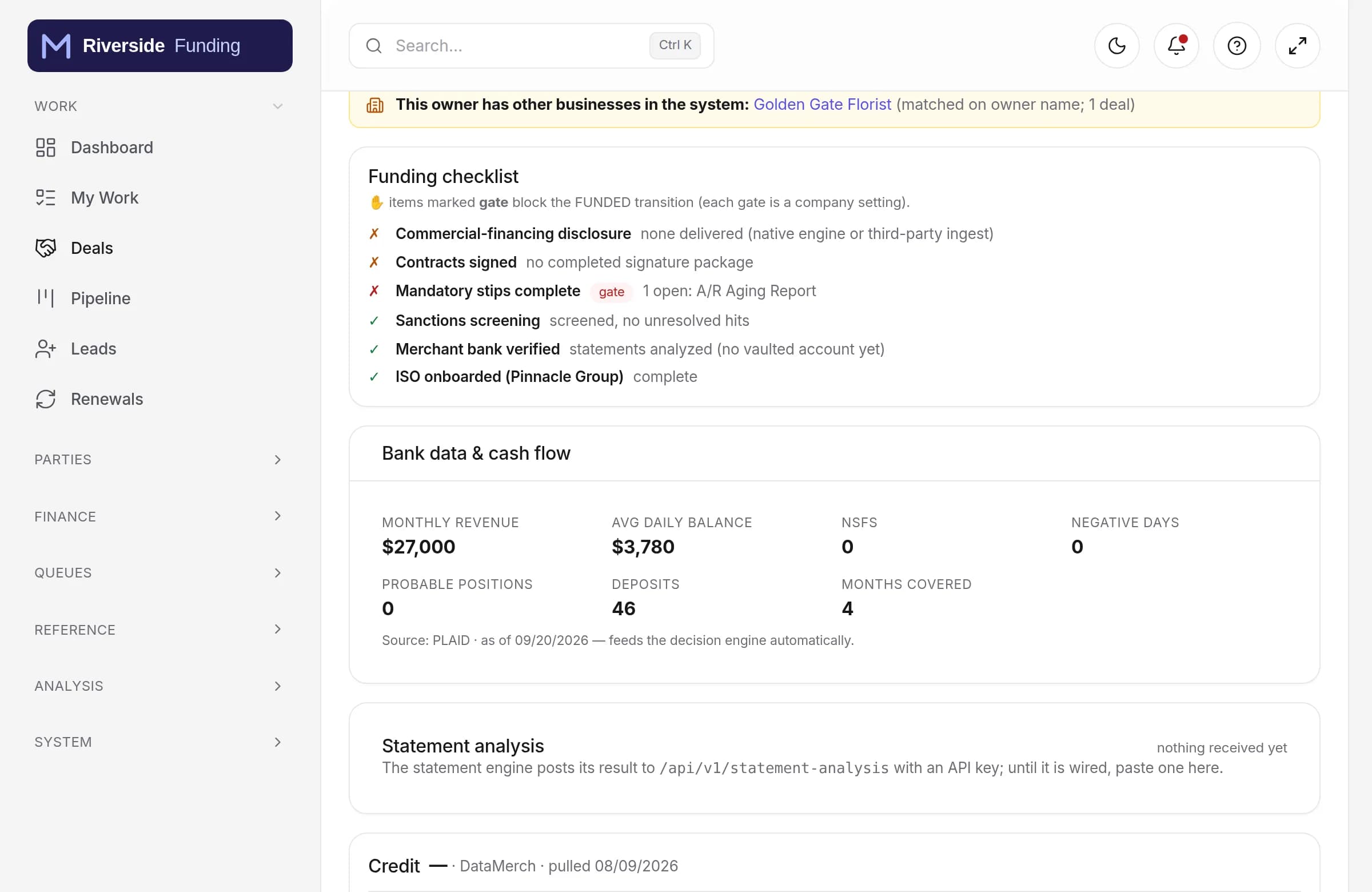 A deal's underwriting: the funding checklist with gates, bank data and cash flow from linked accounts